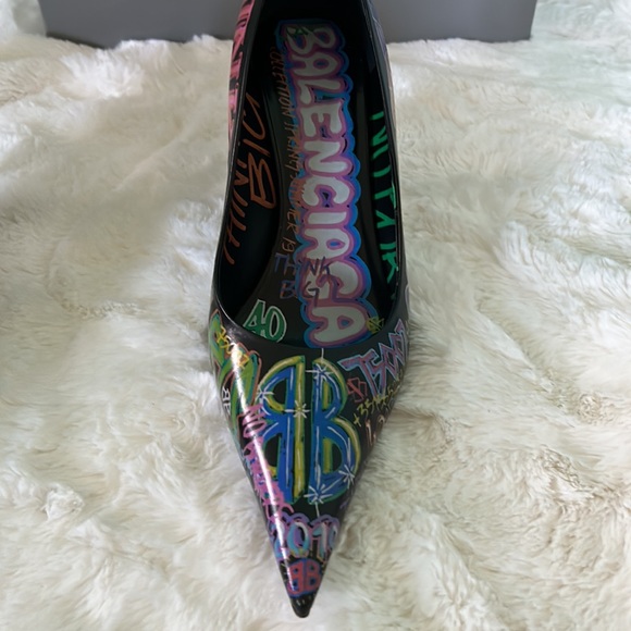 BALENCIAGA GRAFFITI KNIFE PUMPS , Limited edition , size 38.5 - Picture 3 of 9